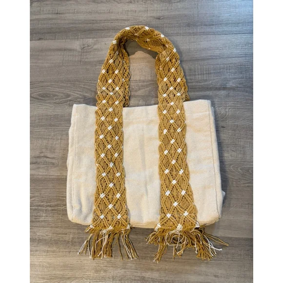 Free People Mia Macrame Strap Tote NWT Boho Fringe Hippie - Picture 4 of 5